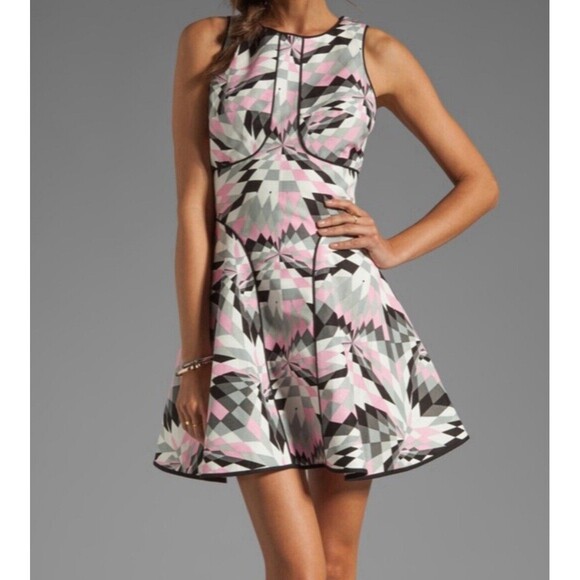 Tibi Dresses & Skirts - NWT tibi isosceles flare-sleevless illusion 60s style dress sz 6